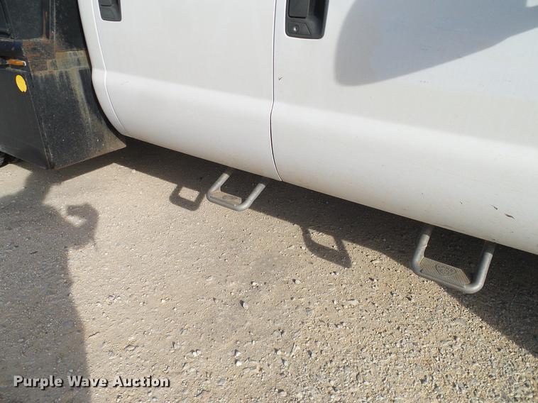 image for item DC2201 2004 Ford F550 Crew Cab flatbed truck