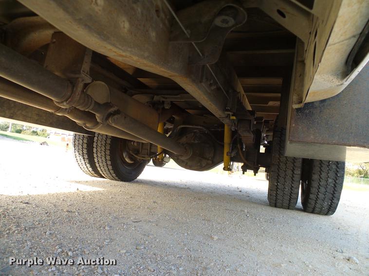 image for item DC2201 2004 Ford F550 Crew Cab flatbed truck