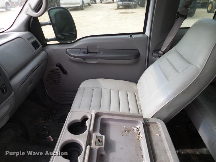 image for item DC2202 1999 Ford F350 Super Duty SuperCab utility bed pickup truck