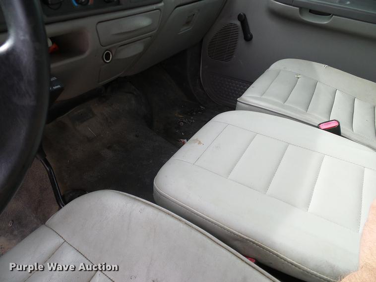 image for item DC2202 1999 Ford F350 Super Duty SuperCab utility bed pickup truck