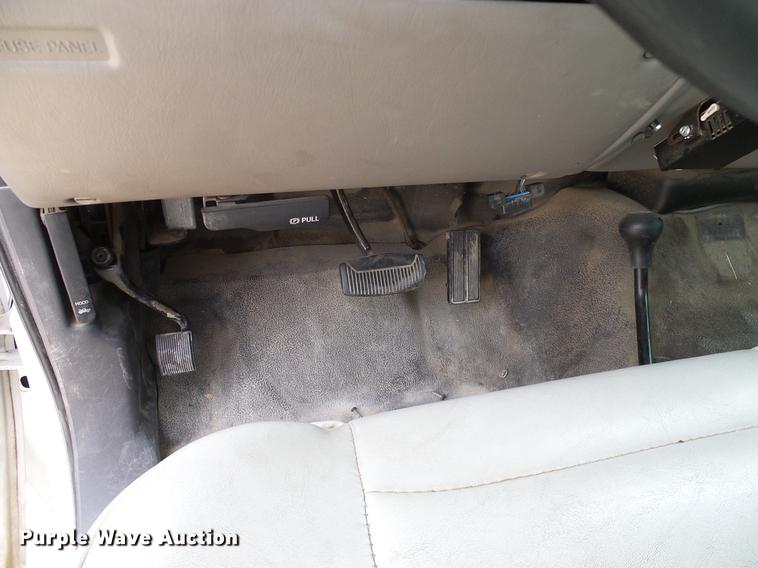 image for item DC2202 1999 Ford F350 Super Duty SuperCab utility bed pickup truck