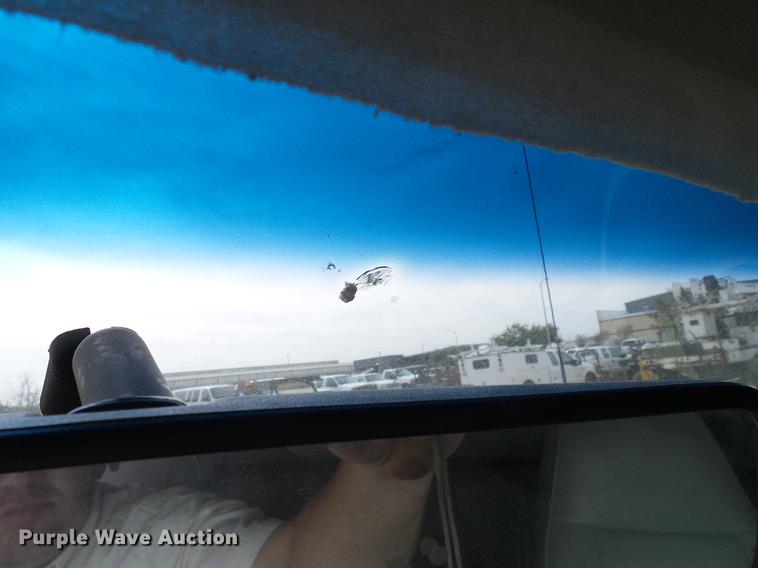 image for item DC2202 1999 Ford F350 Super Duty SuperCab utility bed pickup truck