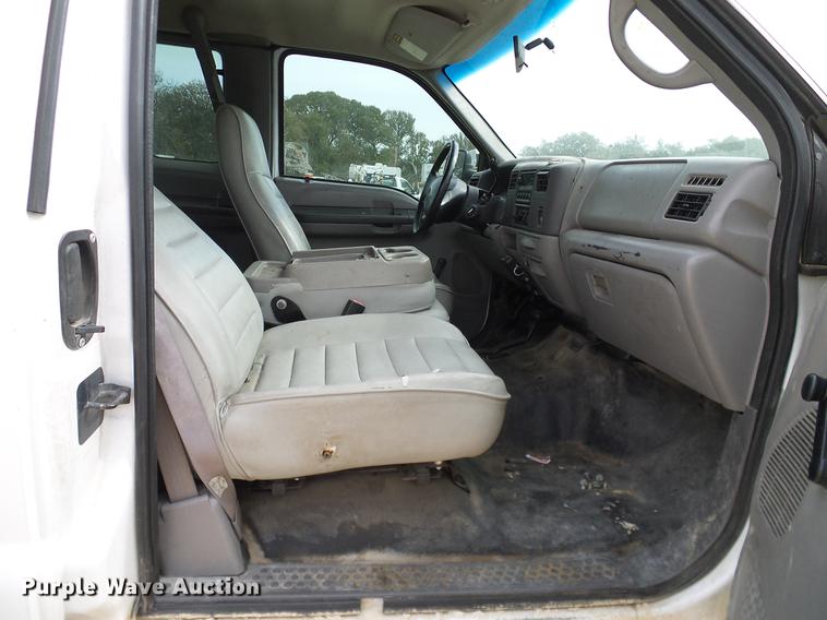 image for item DC2202 1999 Ford F350 Super Duty SuperCab utility bed pickup truck