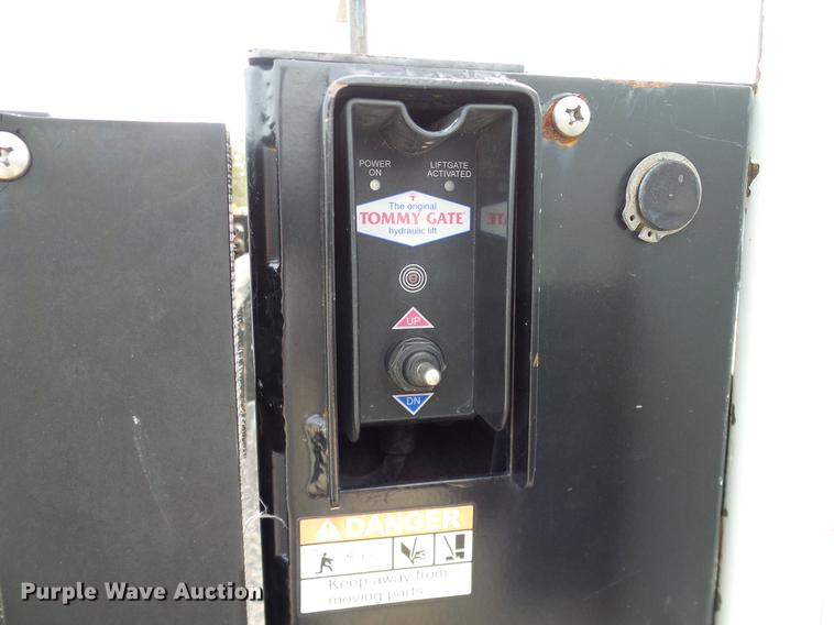 image for item DC2202 1999 Ford F350 Super Duty SuperCab utility bed pickup truck