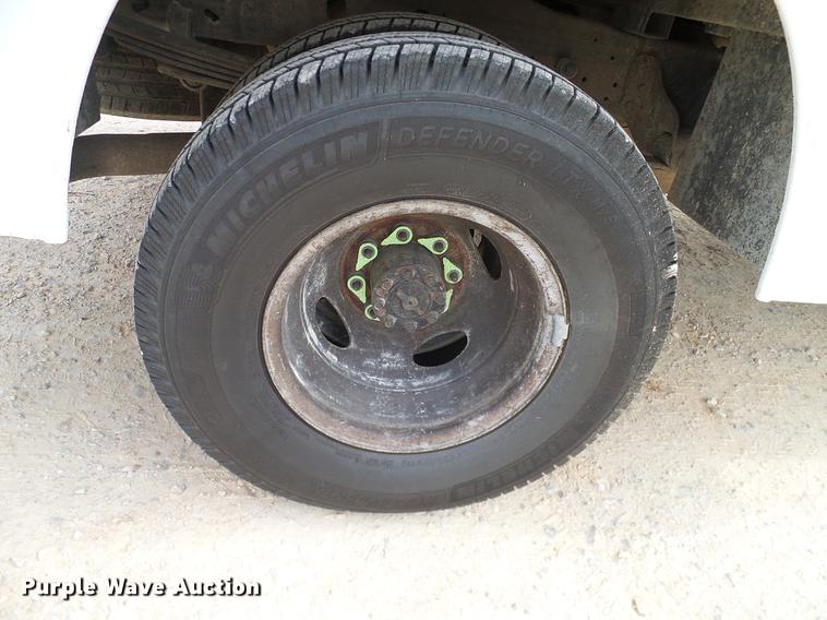 image for item DC2202 1999 Ford F350 Super Duty SuperCab utility bed pickup truck