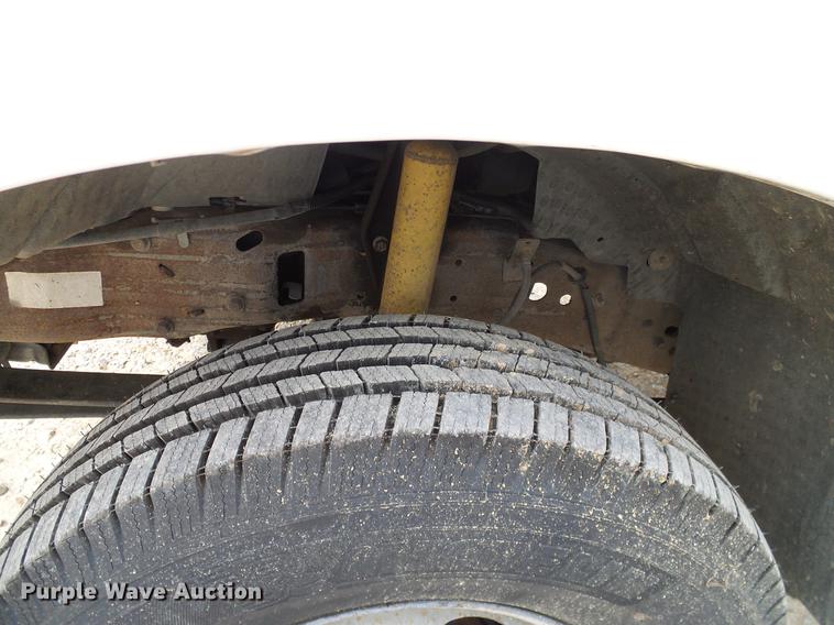 image for item DC2202 1999 Ford F350 Super Duty SuperCab utility bed pickup truck