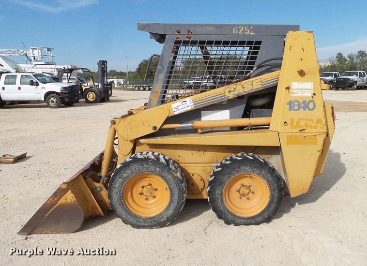 image for item DC2203 1999 Case 1840 skid steer