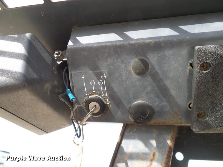 image for item DC2203 1999 Case 1840 skid steer