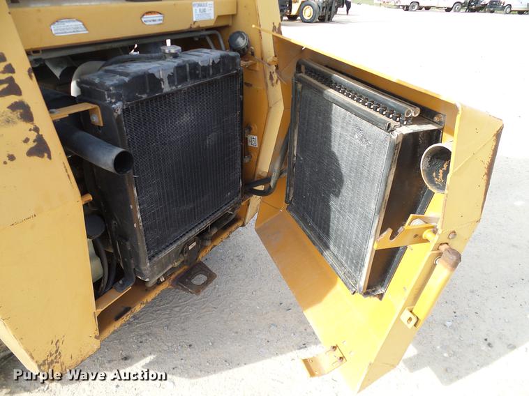 image for item DC2203 1999 Case 1840 skid steer