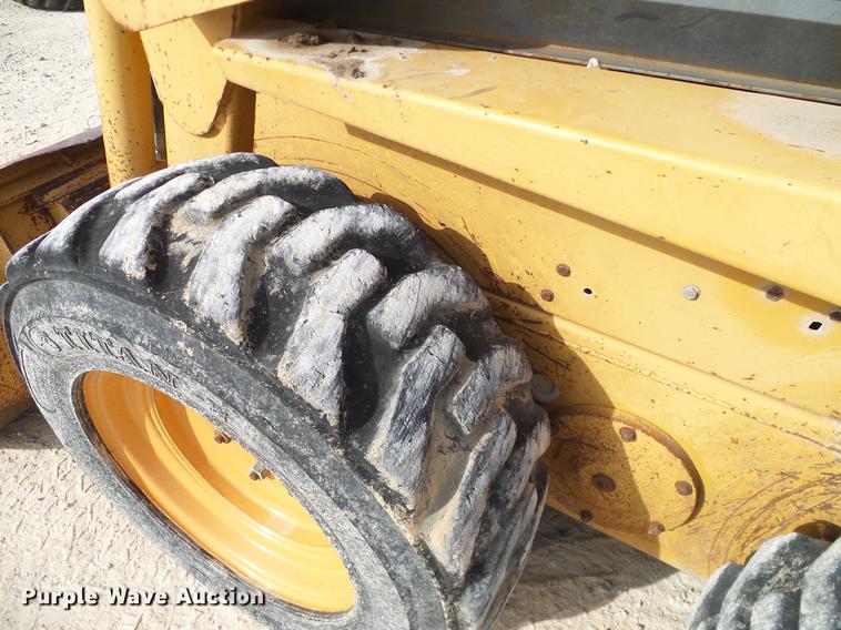 image for item DC2203 1999 Case 1840 skid steer