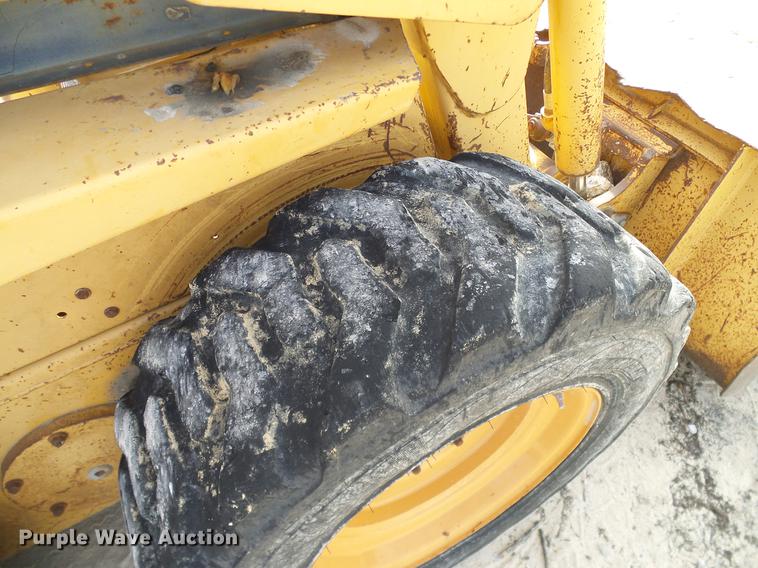 image for item DC2203 1999 Case 1840 skid steer