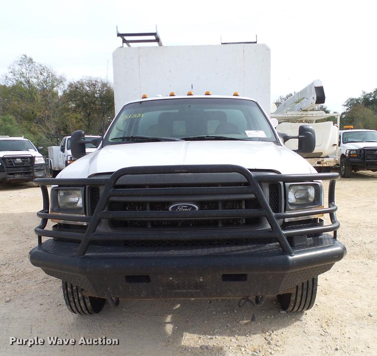 image for item DC2204 2002 Ford F550 utility truck