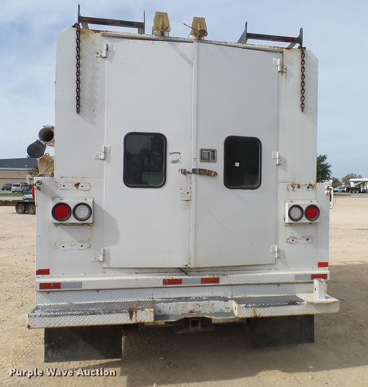 image for item DC2204 2002 Ford F550 utility truck
