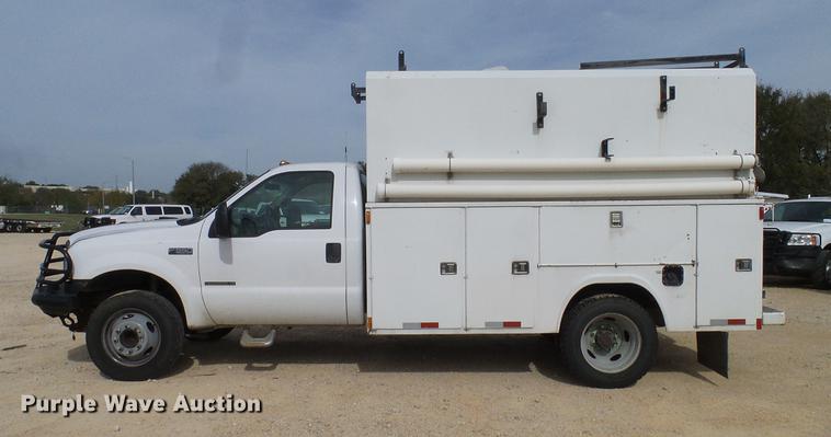 image for item DC2204 2002 Ford F550 utility truck
