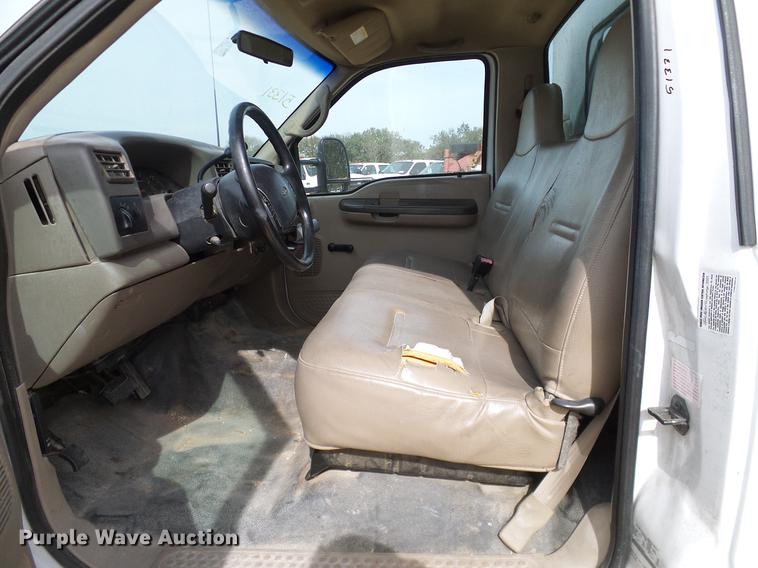 image for item DC2204 2002 Ford F550 utility truck