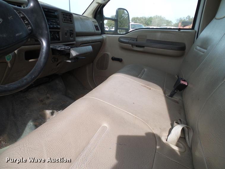 image for item DC2204 2002 Ford F550 utility truck