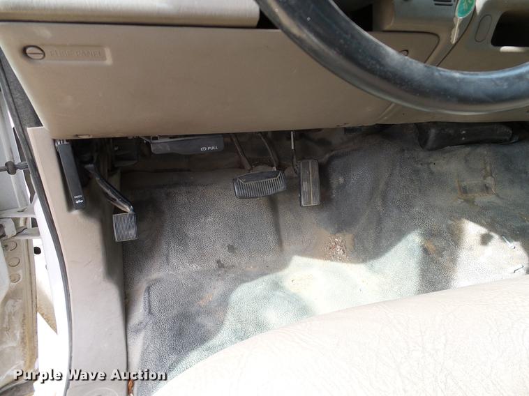 image for item DC2204 2002 Ford F550 utility truck