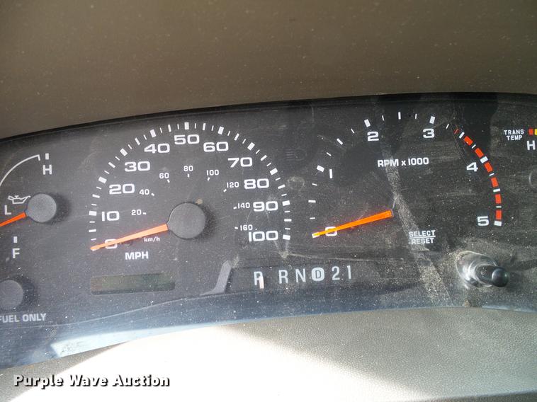 image for item DC2204 2002 Ford F550 utility truck