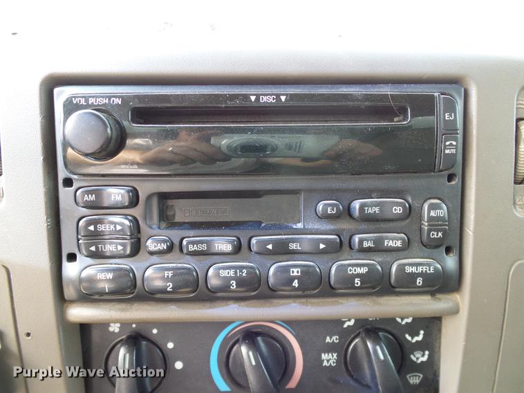 image for item DC2204 2002 Ford F550 utility truck