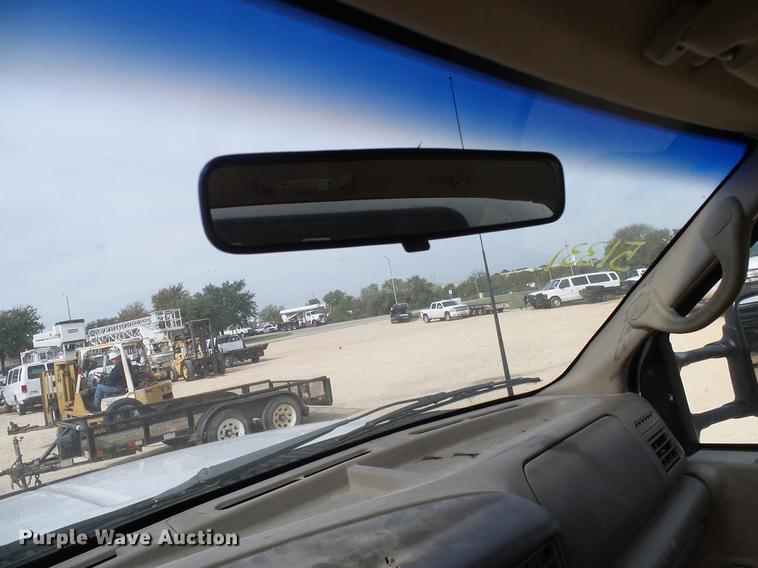 image for item DC2204 2002 Ford F550 utility truck