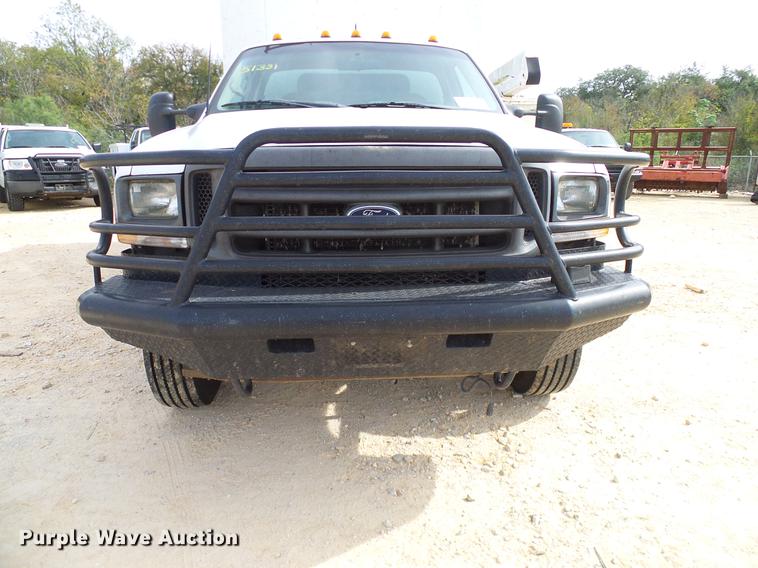 image for item DC2204 2002 Ford F550 utility truck