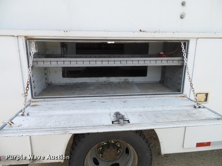 image for item DC2204 2002 Ford F550 utility truck
