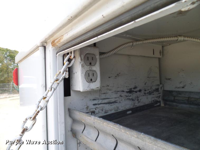 image for item DC2204 2002 Ford F550 utility truck