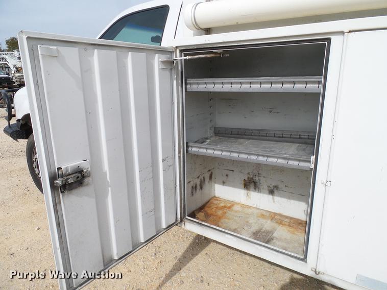 image for item DC2204 2002 Ford F550 utility truck