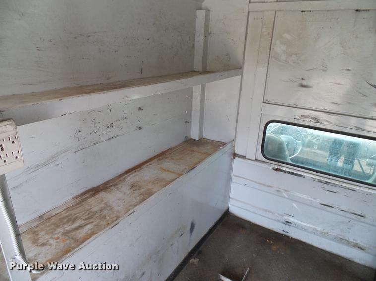 image for item DC2204 2002 Ford F550 utility truck