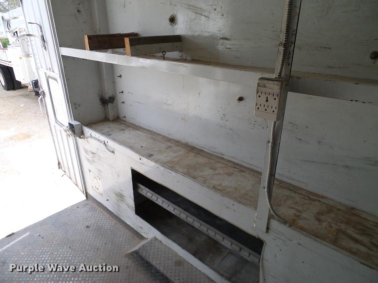 image for item DC2204 2002 Ford F550 utility truck