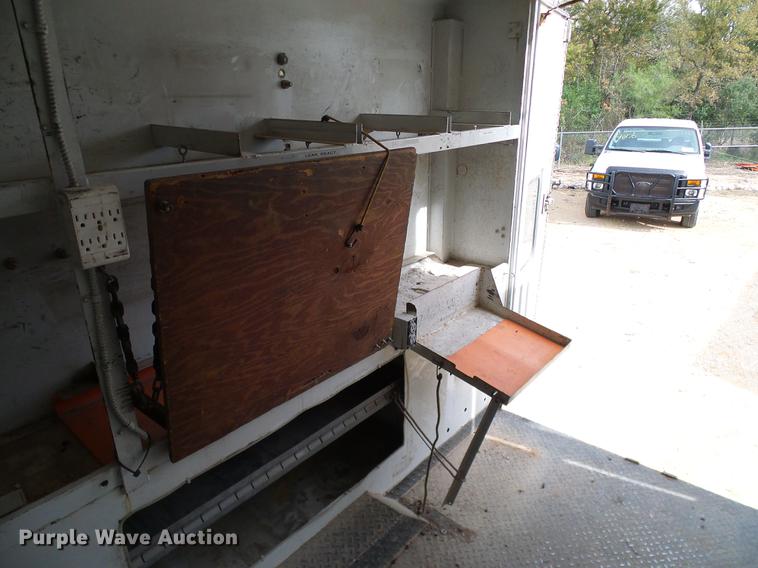 image for item DC2204 2002 Ford F550 utility truck