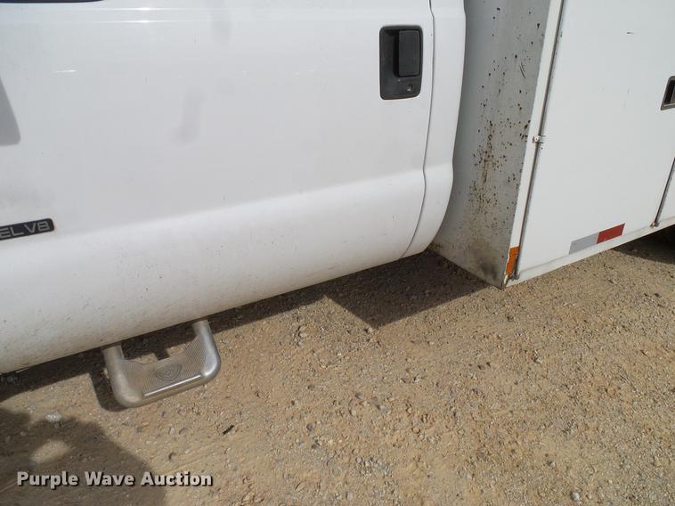 image for item DC2204 2002 Ford F550 utility truck