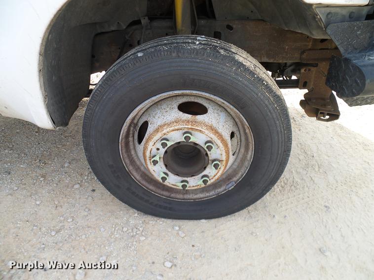 image for item DC2204 2002 Ford F550 utility truck