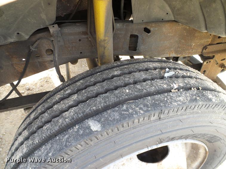 image for item DC2204 2002 Ford F550 utility truck