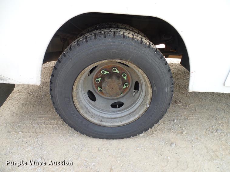 image for item DC2204 2002 Ford F550 utility truck