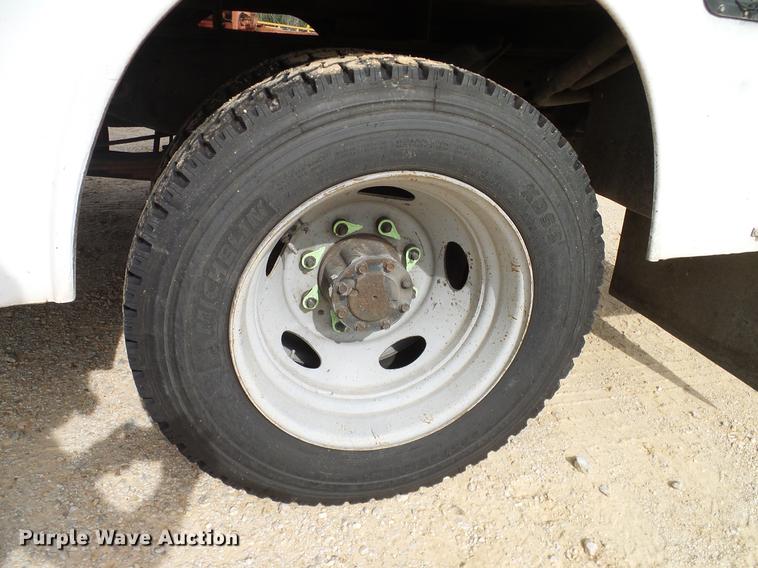 image for item DC2204 2002 Ford F550 utility truck