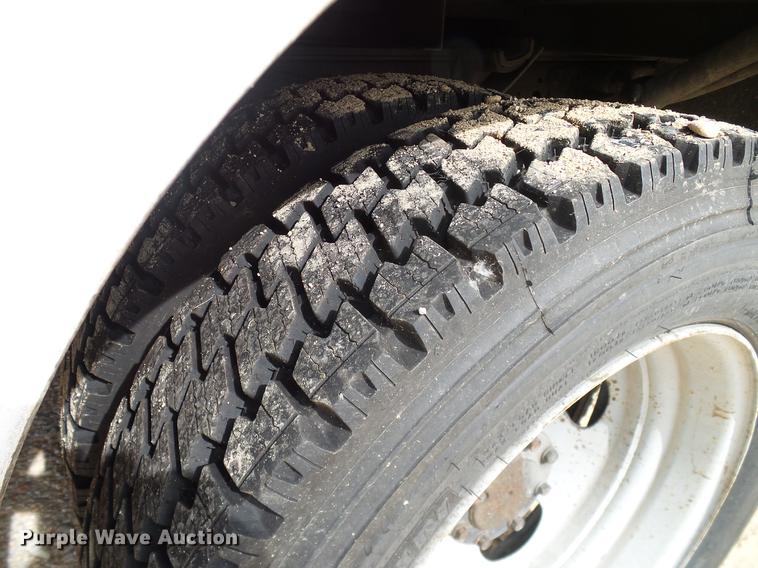 image for item DC2204 2002 Ford F550 utility truck