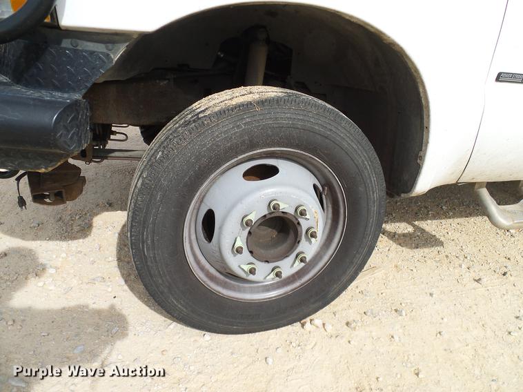 image for item DC2204 2002 Ford F550 utility truck