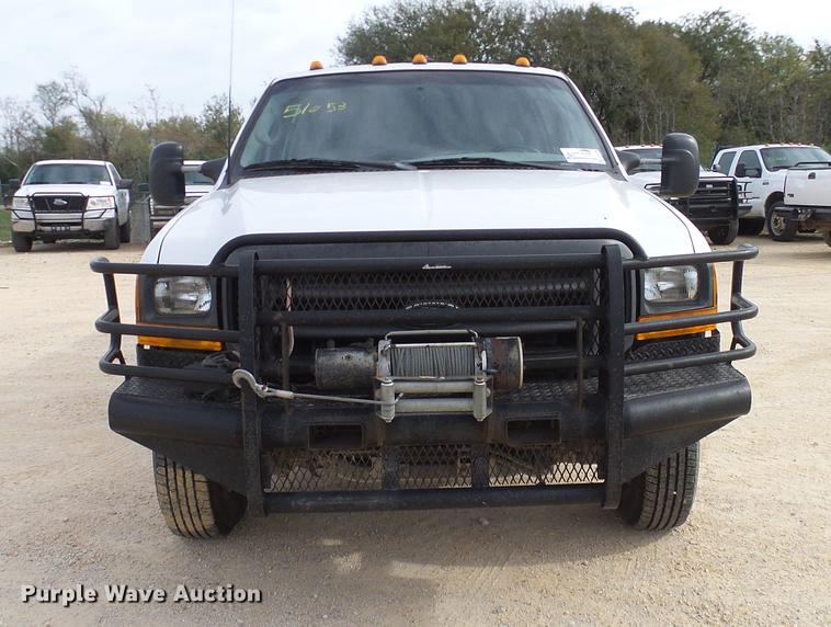 image for item DC2205 2000 Ford F350 Super Duty Crew Cab pickup truck