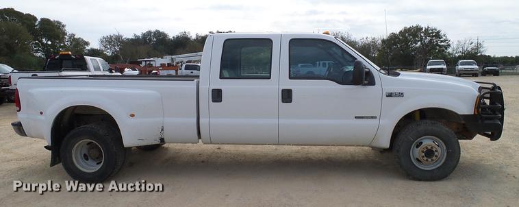image for item DC2205 2000 Ford F350 Super Duty Crew Cab pickup truck