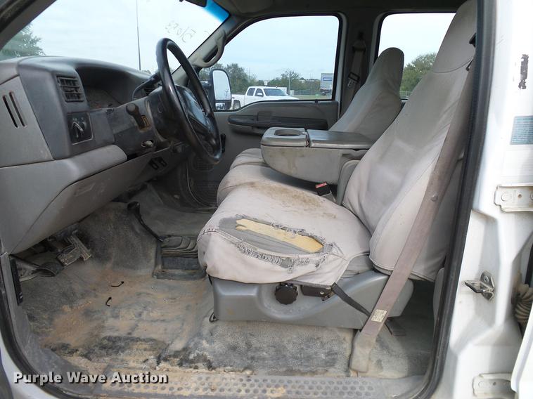 image for item DC2205 2000 Ford F350 Super Duty Crew Cab pickup truck