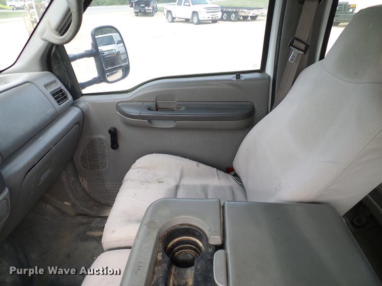 image for item DC2205 2000 Ford F350 Super Duty Crew Cab pickup truck