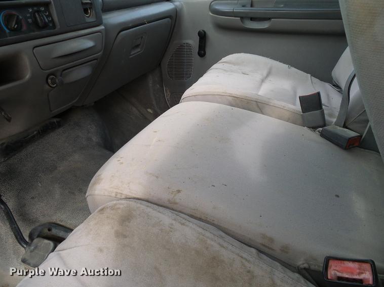 image for item DC2205 2000 Ford F350 Super Duty Crew Cab pickup truck