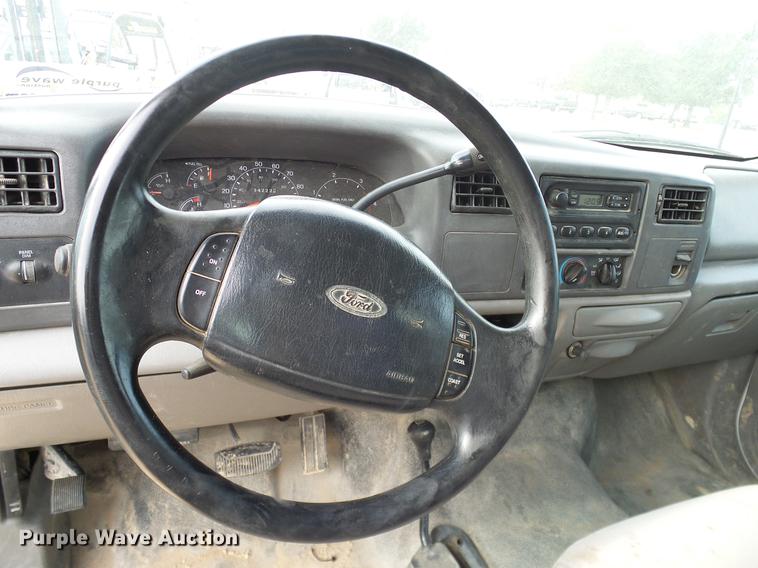 image for item DC2205 2000 Ford F350 Super Duty Crew Cab pickup truck