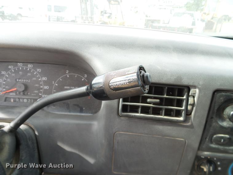 image for item DC2205 2000 Ford F350 Super Duty Crew Cab pickup truck