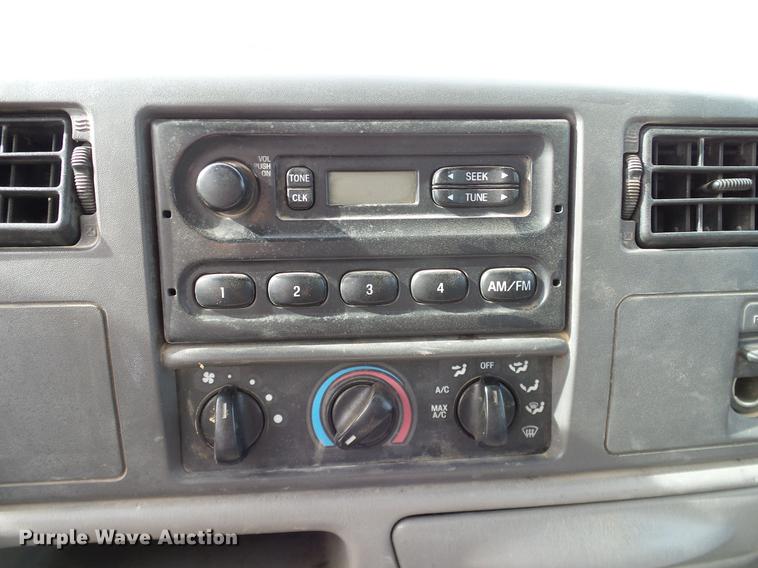 image for item DC2205 2000 Ford F350 Super Duty Crew Cab pickup truck