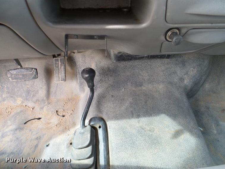 image for item DC2205 2000 Ford F350 Super Duty Crew Cab pickup truck