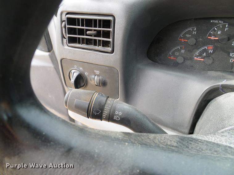 image for item DC2205 2000 Ford F350 Super Duty Crew Cab pickup truck