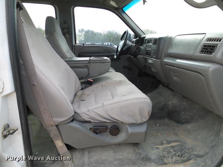 image for item DC2205 2000 Ford F350 Super Duty Crew Cab pickup truck