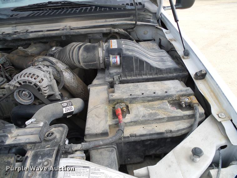 image for item DC2205 2000 Ford F350 Super Duty Crew Cab pickup truck